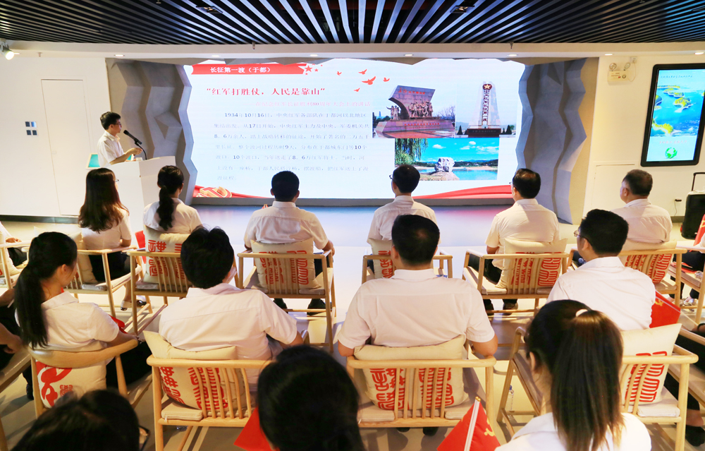 上黨課 憶往昔 悟思想.jpg