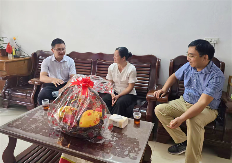 1752053384229806.jpg 莫書(shū)記.jpg