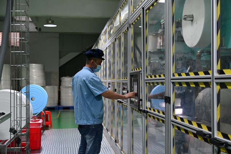 1755218347241268.jpg 舒雅公司生產車間2 梁春苗 攝 .jpg