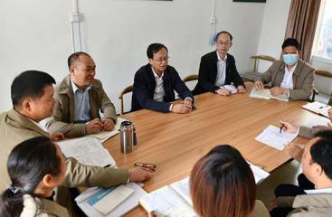 莫菲城到掛點基層黨支部上黨課